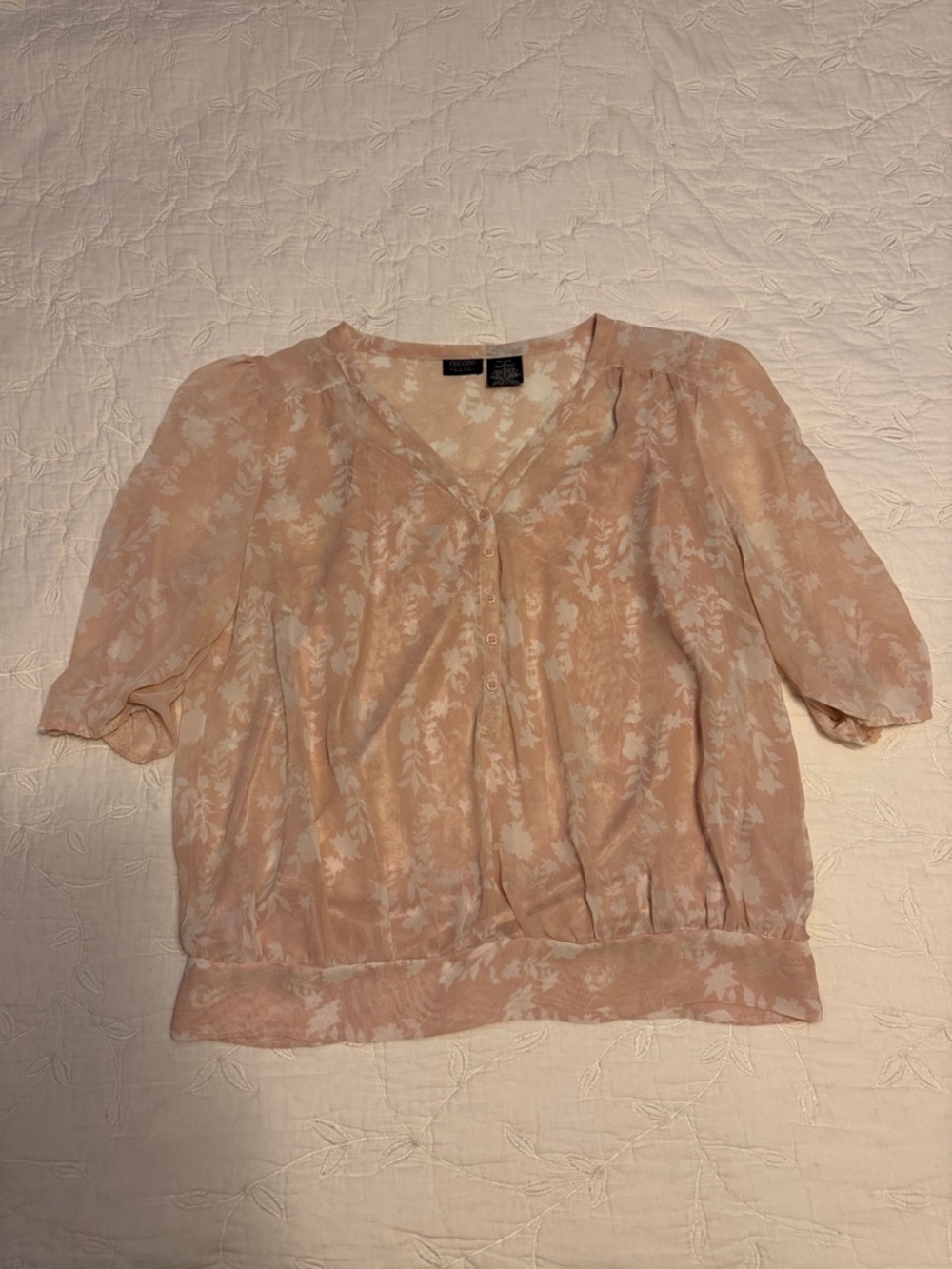 Nicole by Nicole Miller Peach and White Floral Semi-Sheer Button V-Neck Blouse